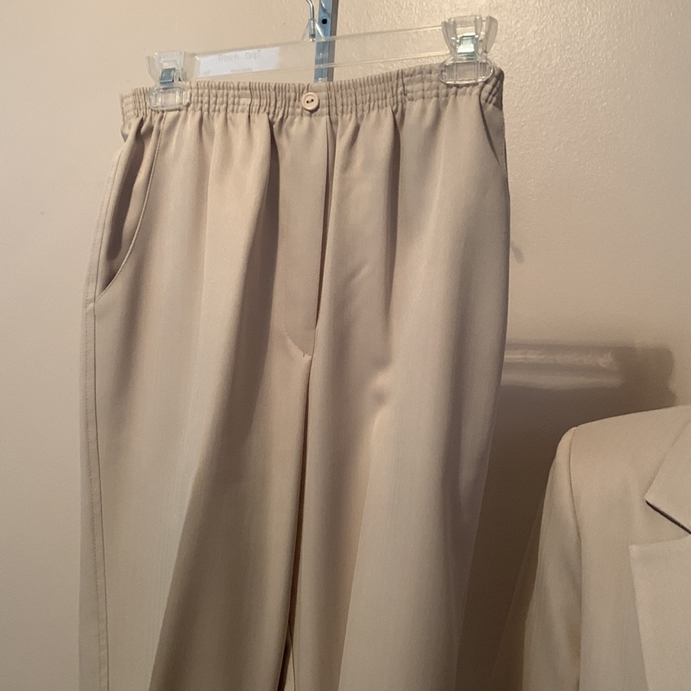 Toni Marie for Sissies Sportswear 2 Piece Cream Polyester Pants Suit - Picture 4 of 12